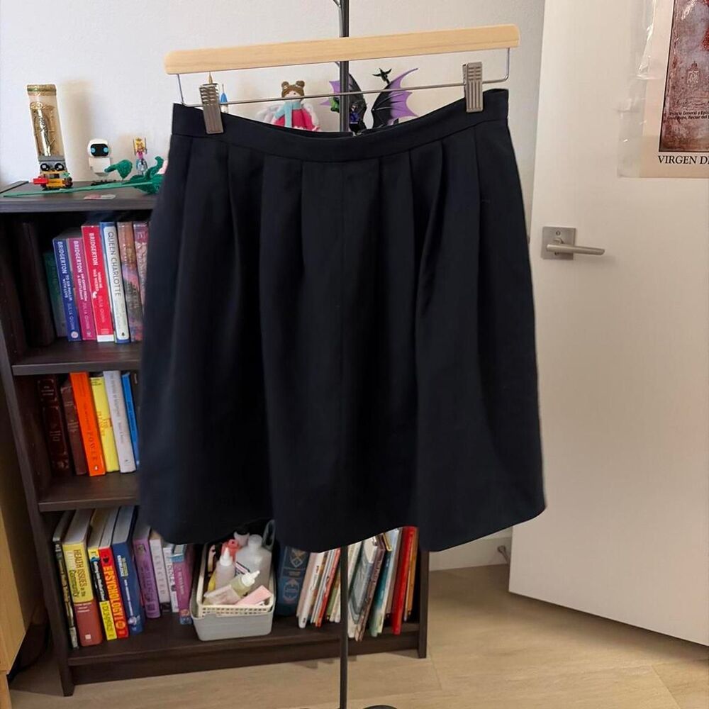 Uniqlo Women's Black and Navy Skirt